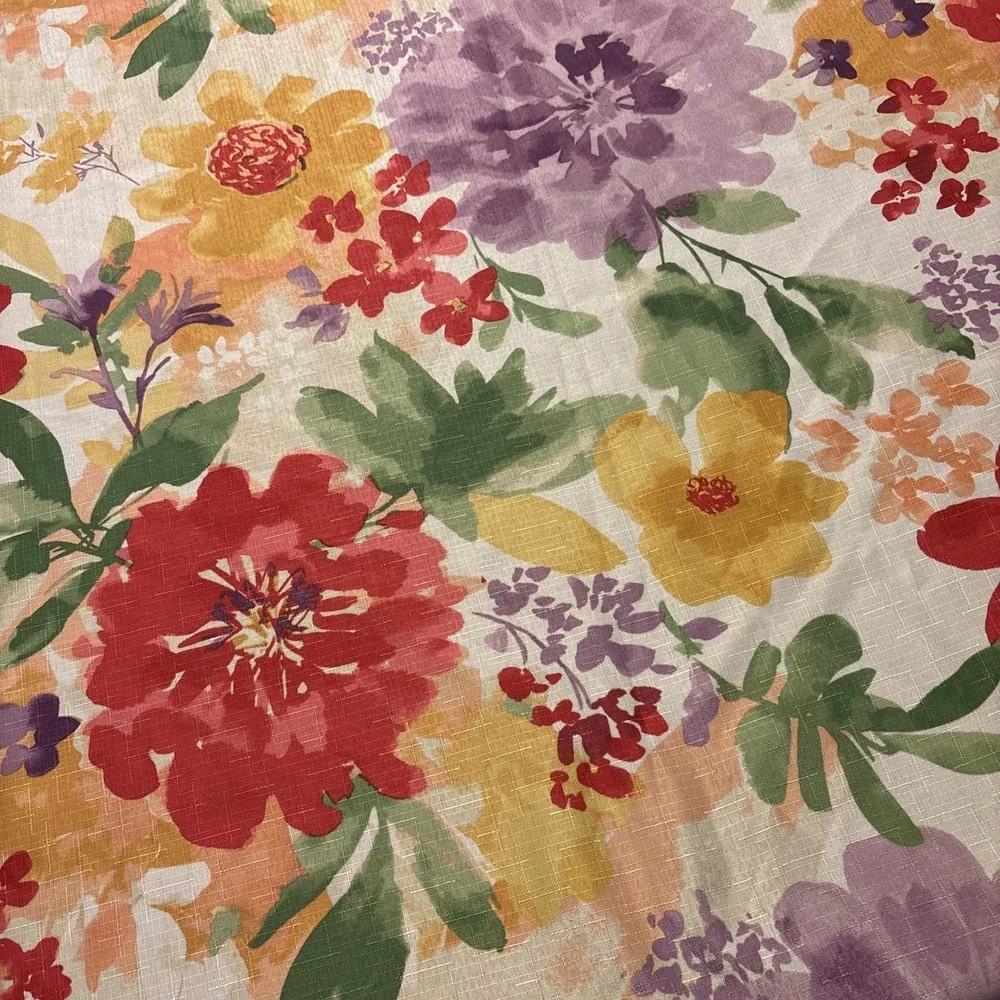 P. Kaufmann Watercolor Summer Floral Tablecloth Poly‎ Blend Rectangle 81